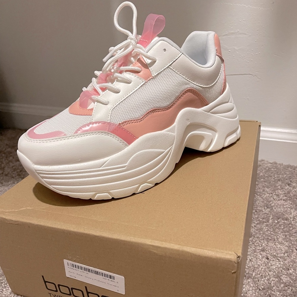 Super cute platform tennis shoes!